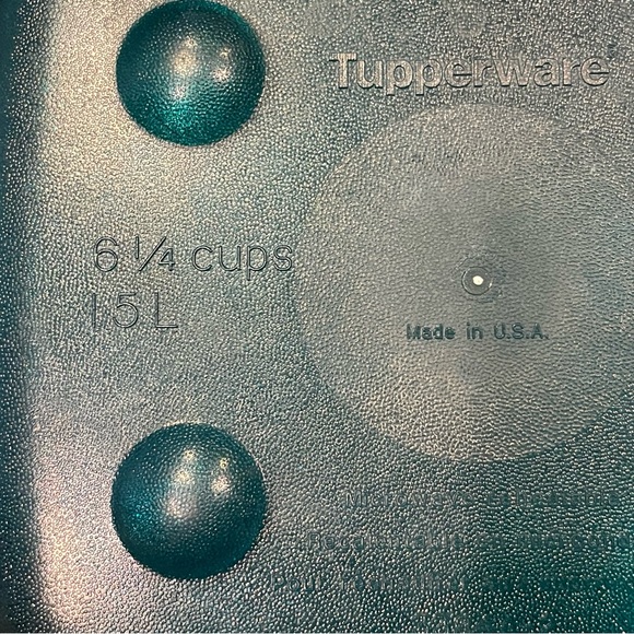 Set of 3 Square TUPPERWARE Vent ‘N Serve Containers With 2 Lids Green EUC - Picture 4 of 6